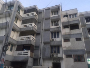 Convastay Gajel- Near Apollo Greams Road